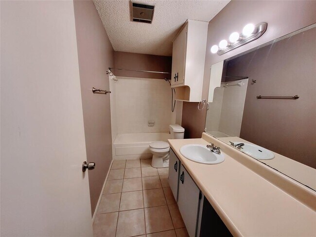 Building Photo - 3429 Willowrun Dr