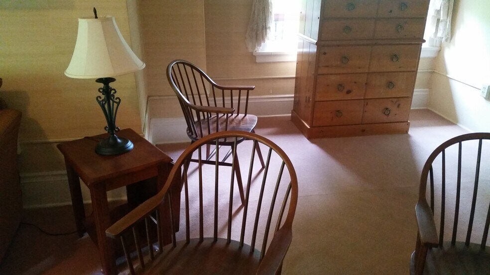 Building Photo - 1405 W 9th Ave