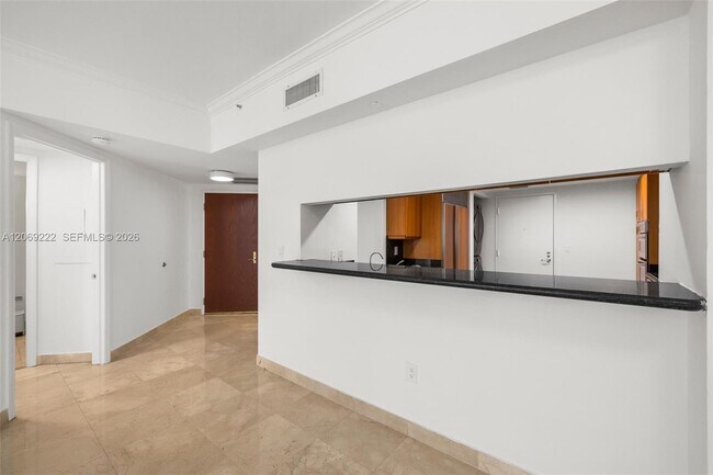 Building Photo - 9559 Collins Ave