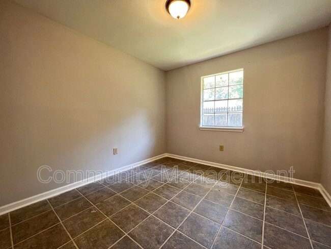 Building Photo - 7123 Meadow Park Ave