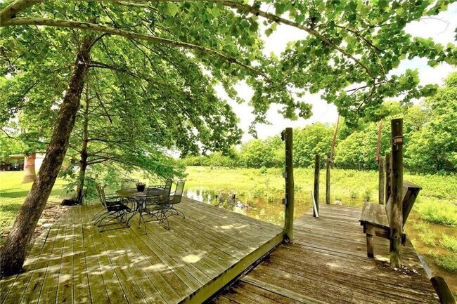 Building Photo - 800 Spur 191