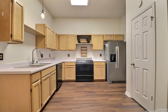 Building Photo - 8534 Timber Lodge