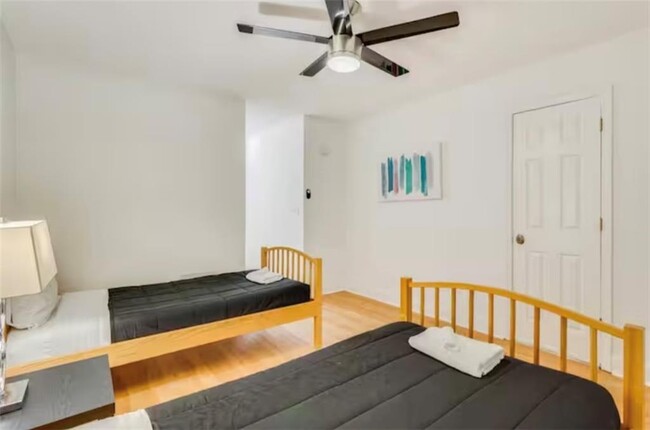 Building Photo - 1408 Aramore Dr SE