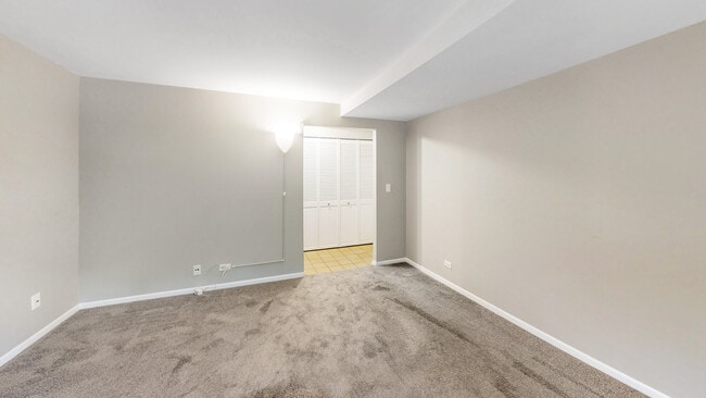 Building Photo - 6412 Fremont Dr