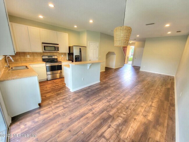 Building Photo - 2311 Red Moon Dr