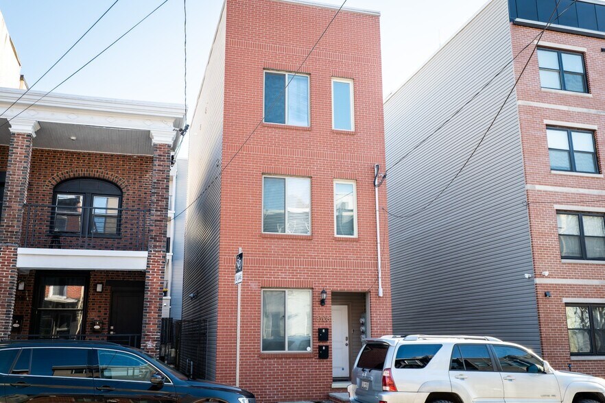 Building Photo - 3708 Haverford Ave