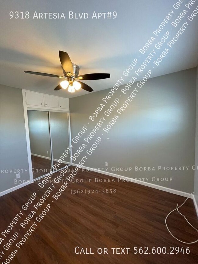 Building Photo - *PET FRIENDLY UPSTAIRS 2 BEDROOM 1 BATHROO...