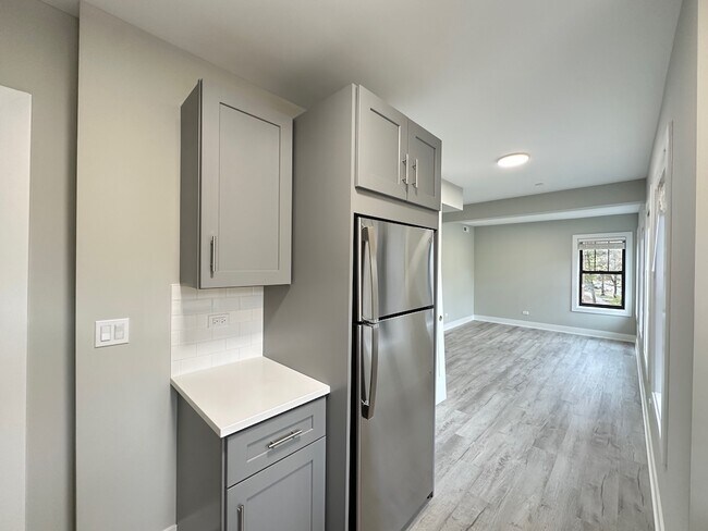 Building Photo - 1144 Oak Ave