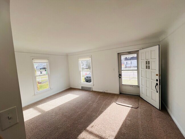 Building Photo - 123 Gould Ave