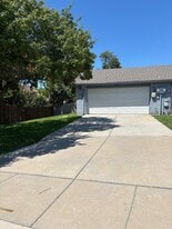 Building Photo - 2207 Heritage Cir