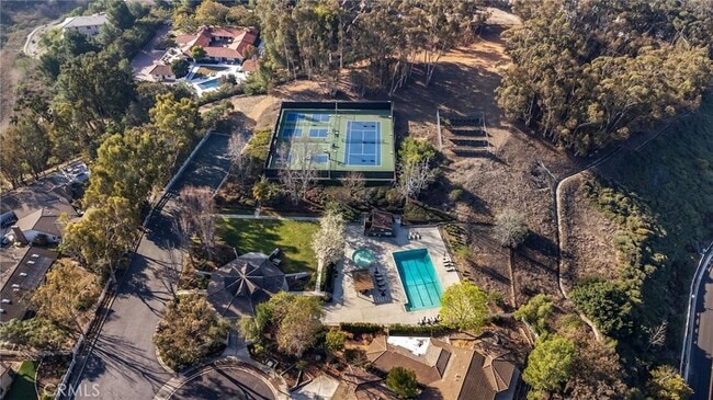 Building Photo - 27151 Mission Hills Dr