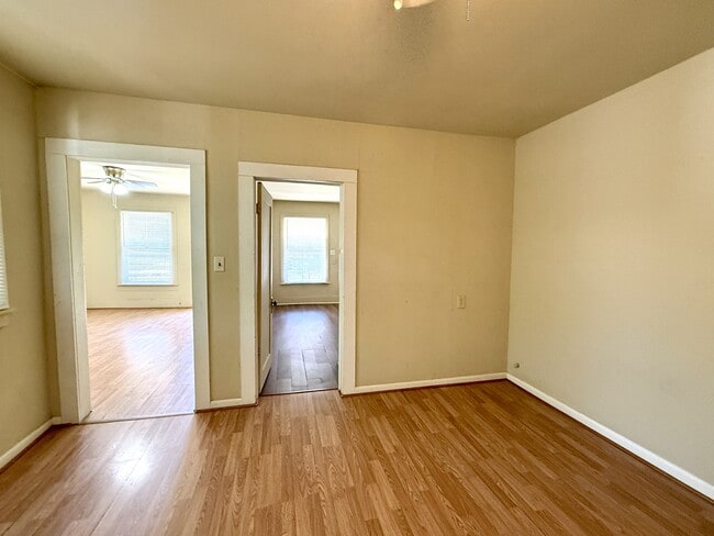 Building Photo - 817 Hargrove St