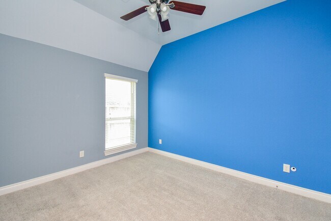 Building Photo - 28803 Davenport Dr