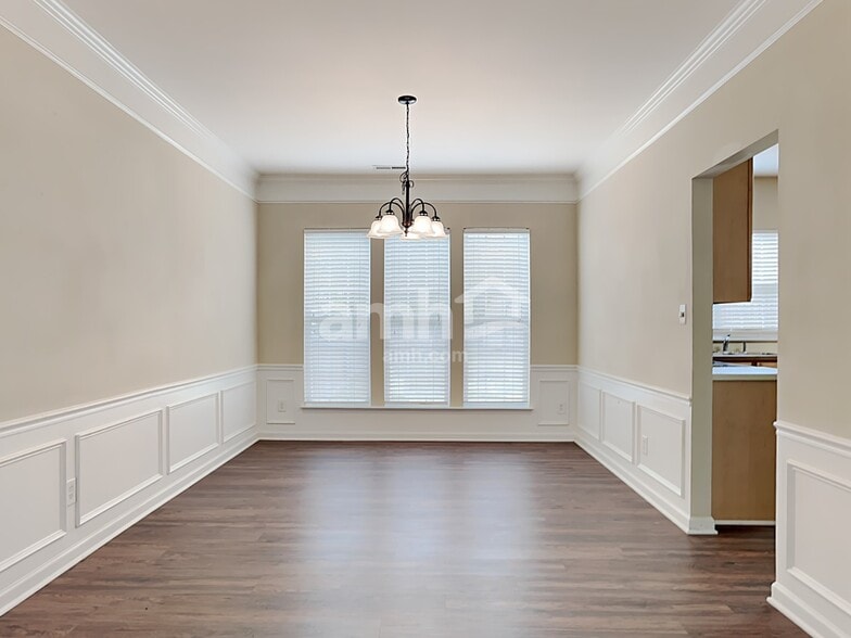 Building Photo - 4388 Kelso Dr