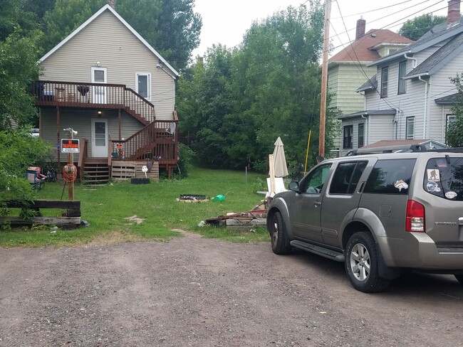 Building Photo - 2208 W 2nd St