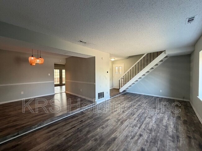 Building Photo - 896 Jamestown Landing Rd