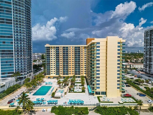 Building Photo - 2501 S Ocean Dr