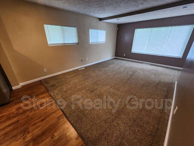 Building Photo - 2724 Maple Ave