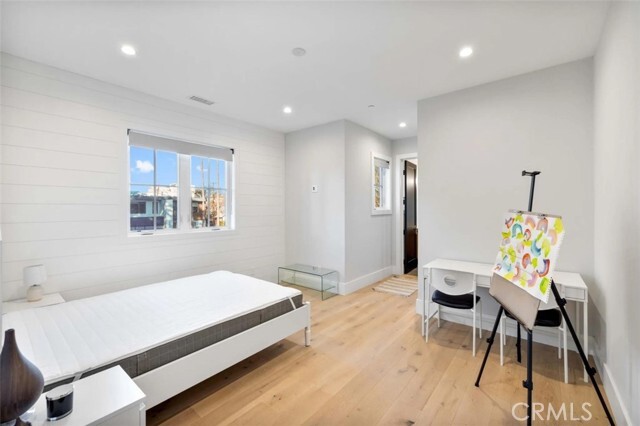 Building Photo - 15042 Hartsook St