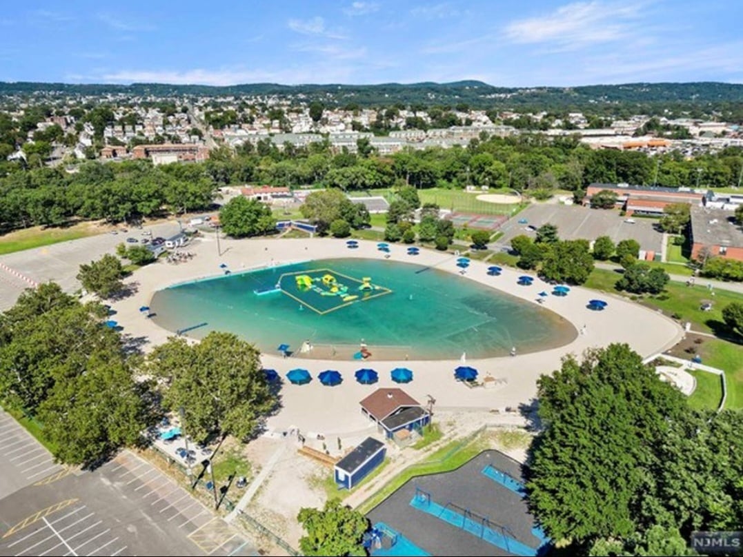 Memorial Pool (with sand) - 33 Landmark Ln