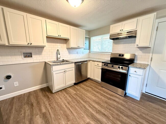 Building Photo - 301 Lesher Dr