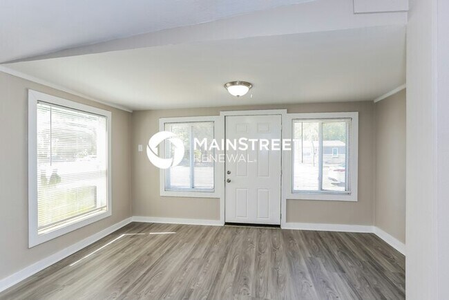 Building Photo - 3 Bedroom Pet-Friendly Home in St Petersburg, FL with Main Street Renewal