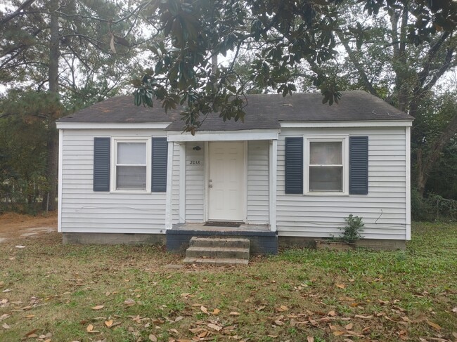 Primary Photo - 2018 Chester Ave