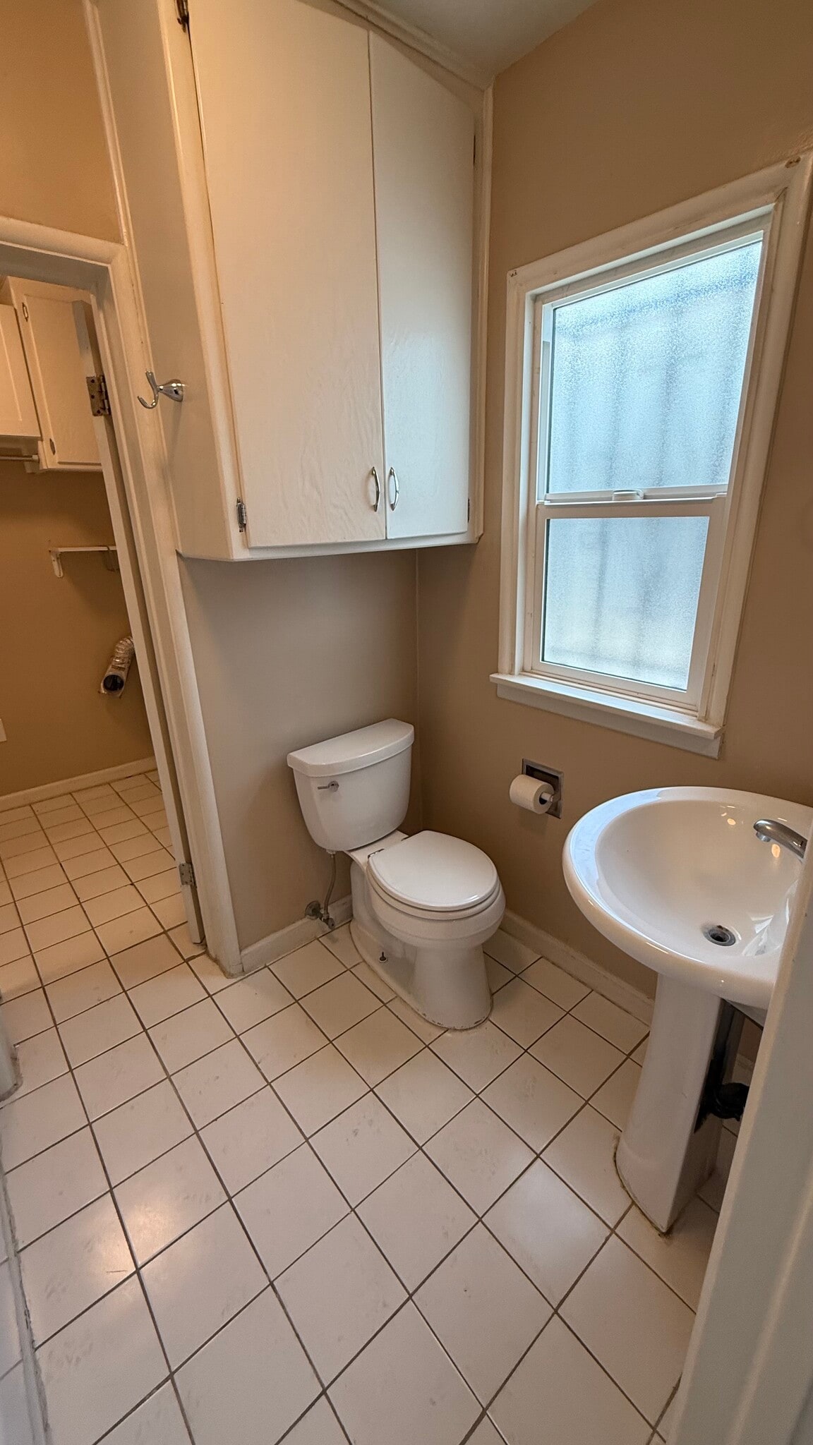 Bathroom - 2540 W Ramona Rd