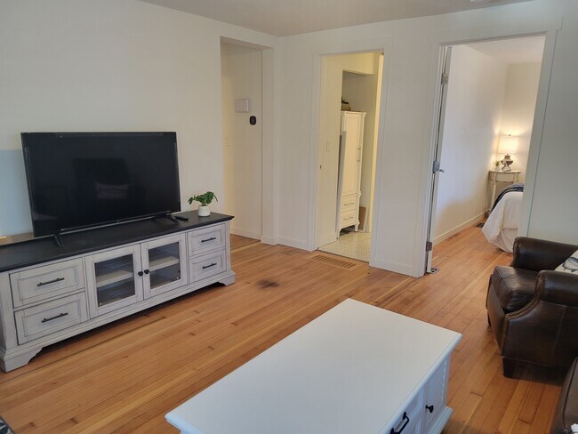 Building Photo - 505 W Spokane Ave