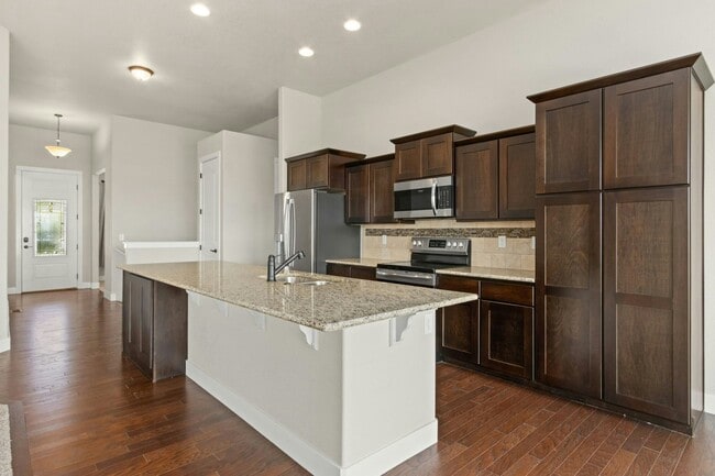 Building Photo - 1633 Shoreview Pkwy