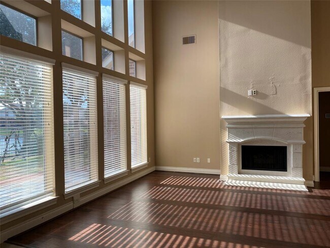 Building Photo - 25503 Lockspur Dr