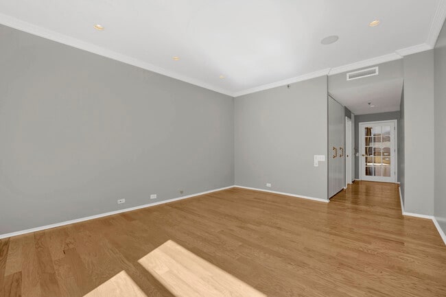 Building Photo - 680 N Lake Shore Dr