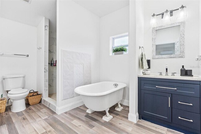 Building Photo - 2201 50th Ave N