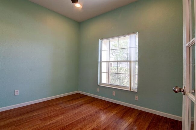 Building Photo - 5073 SW 40th Pl