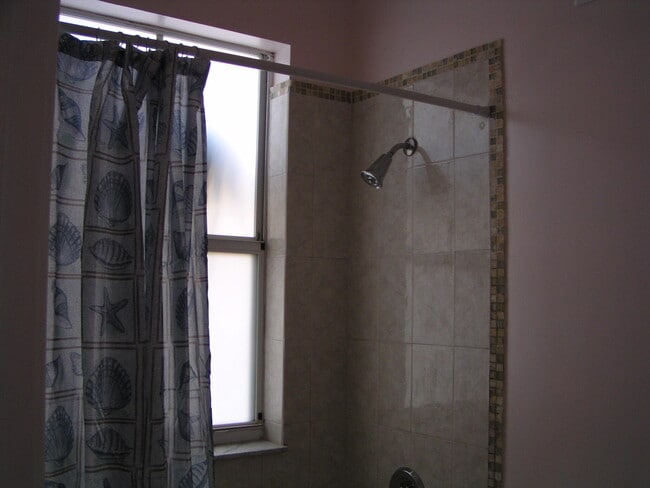 Building Photo - 3514 Shoma Dr