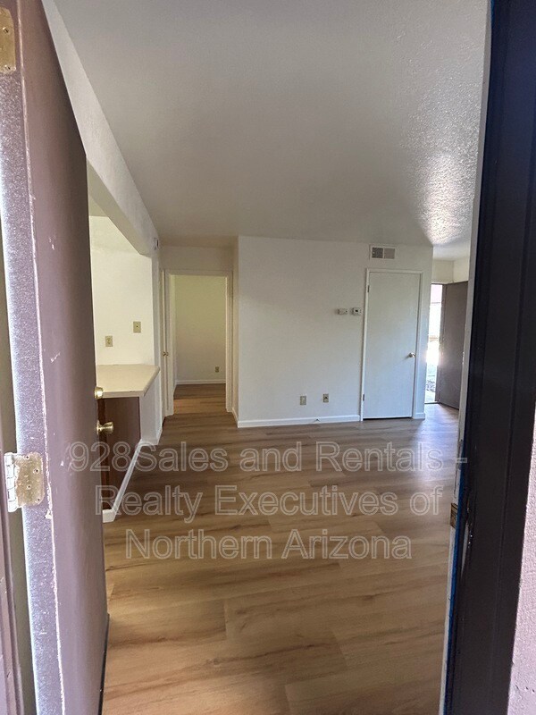 Building Photo - 1200 S Riordan Ranch St