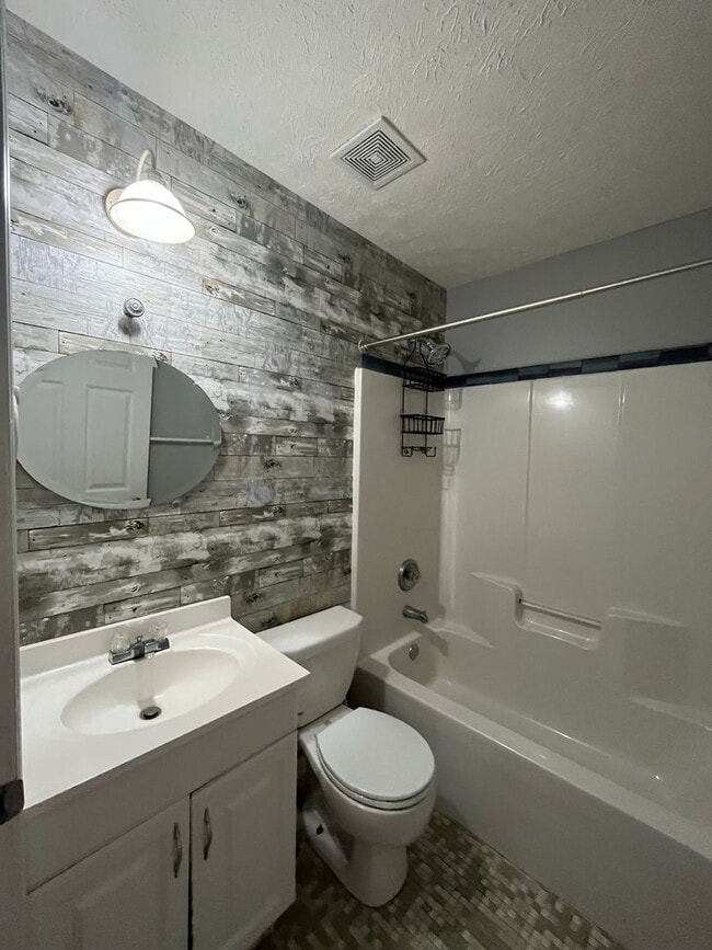 Building Photo - Beautiful Home Located Off Of Whitesville ...