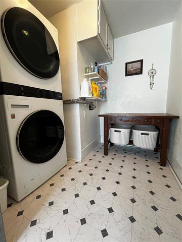 Building Photo - 215 S Montclair Ave