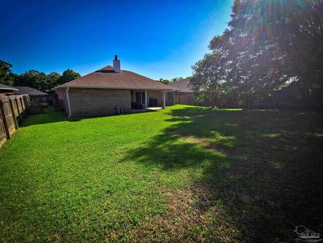 Building Photo - 6425 Sarasota St