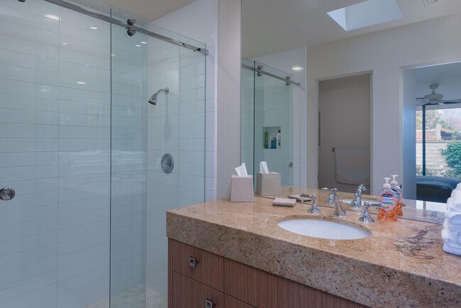 Building Photo - 3 Cornell Dr