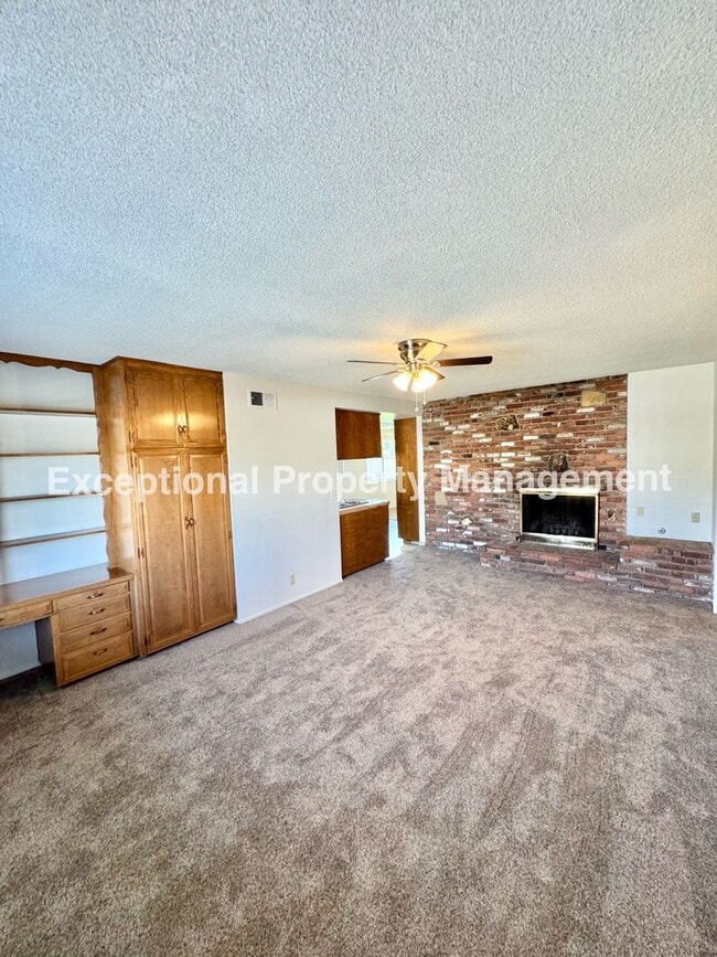 Building Photo - Ready to move in 4 bedroom 3 bath home