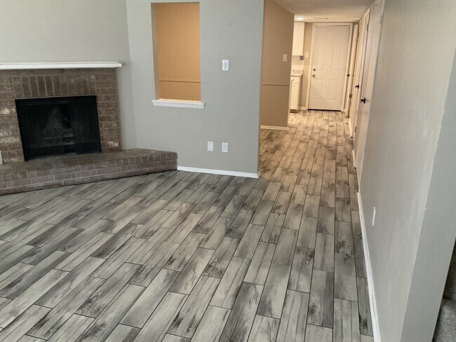 Building Photo - 85 E Caldwood Dr