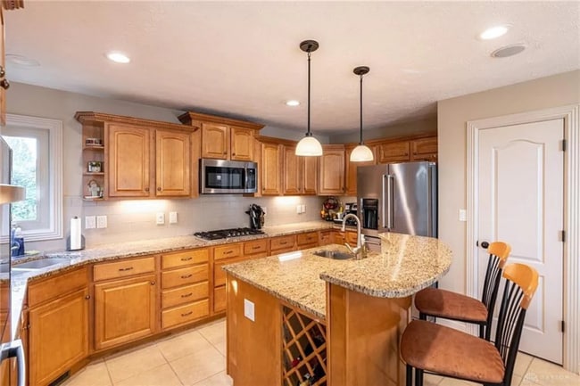 Building Photo - Immaculate Home in a Golf Course Community