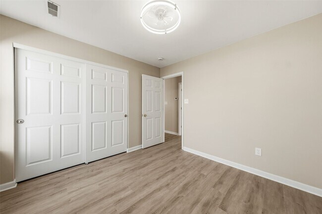 Building Photo - 55 Timber Oaks Trail