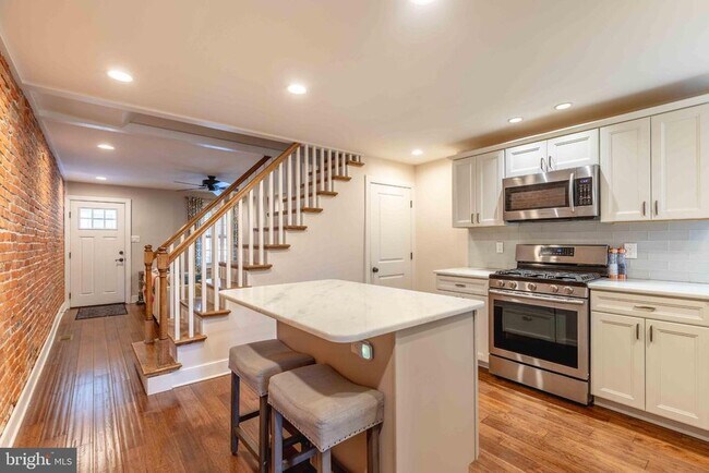 Building Photo - 216 W Lafayette St