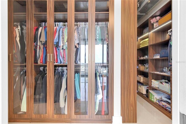 Building Photo - 150 E Robinson St