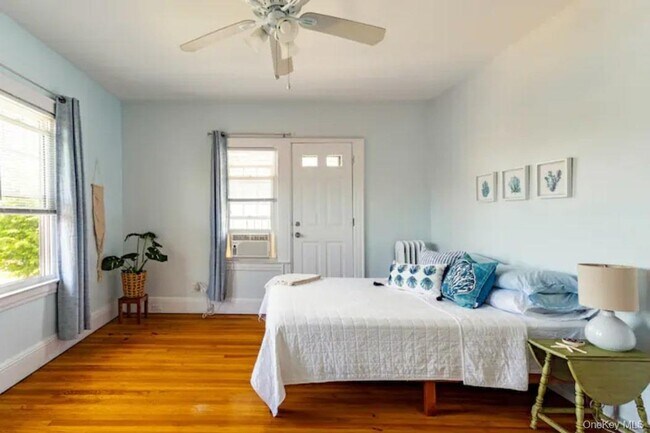 Primary Photo - 28 E Walnut St