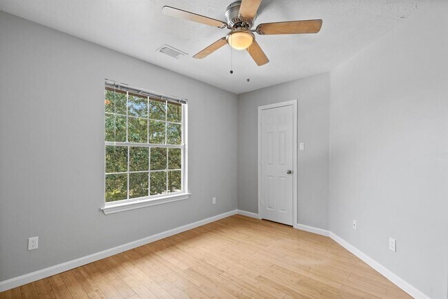 Building Photo - 67 S Burberry Park Cir