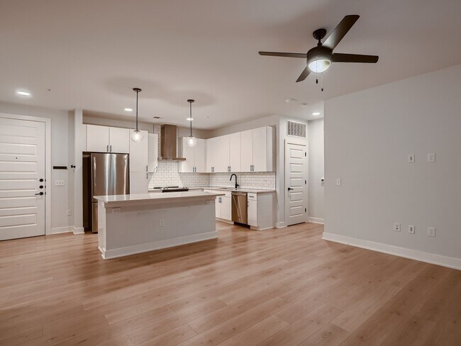 Building Photo - 3101 Govalle Ave