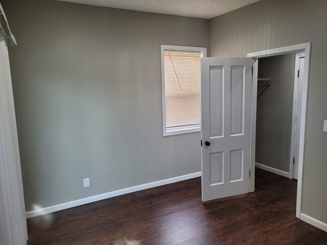 Building Photo - 612-616 South 10th Street